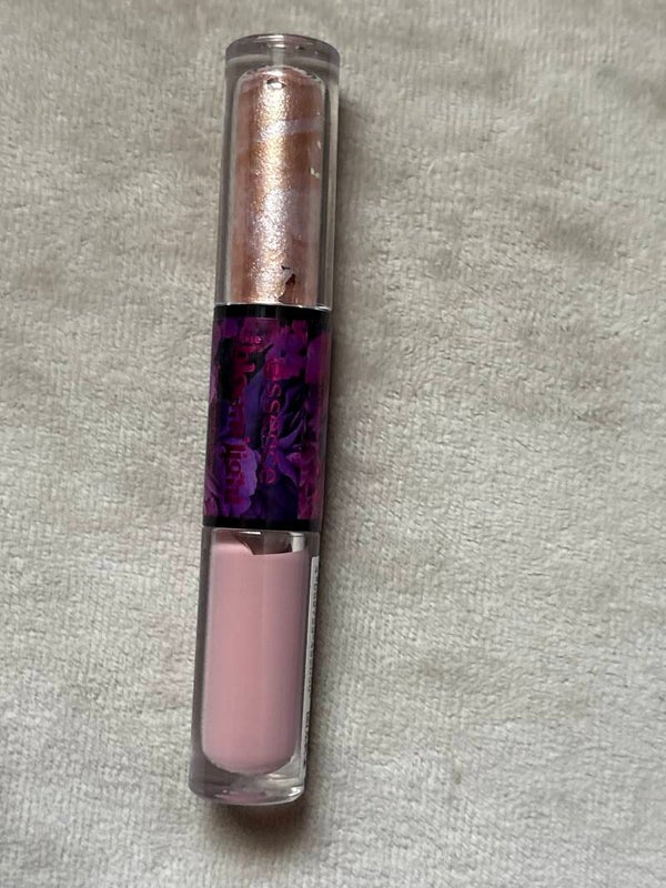 essence in the bloomlight duo eyeshadow dreamin in the dark
