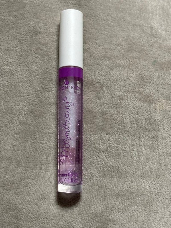 essence mesmerizing shimmer lip oil