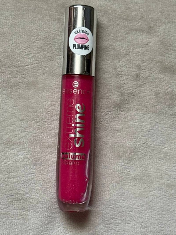 essence extreme shine volume lipgloss pretty in pink