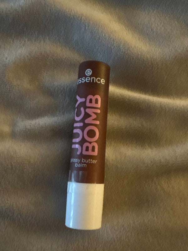esssence juicy bomb glossy butter balm choco lot to handle