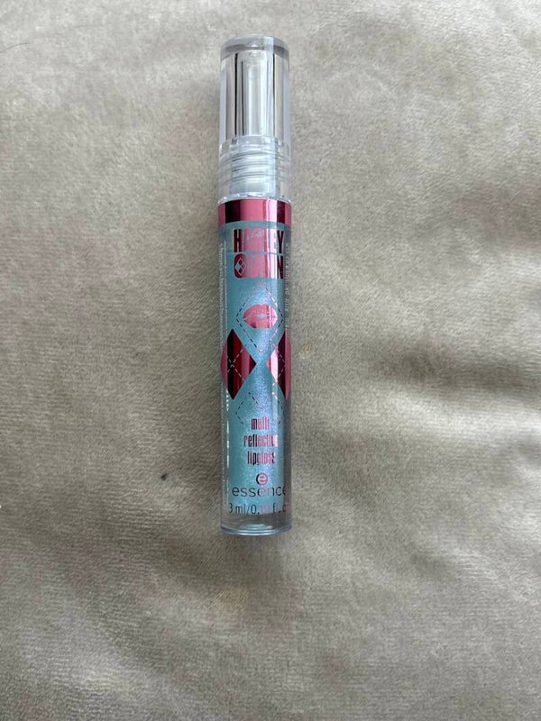 essence harley quinn multi reflective lipgloss harley chic