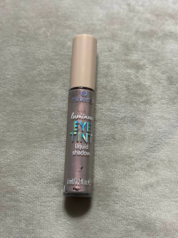 essence luminous eye tint liquid shadow glazed candy cloud