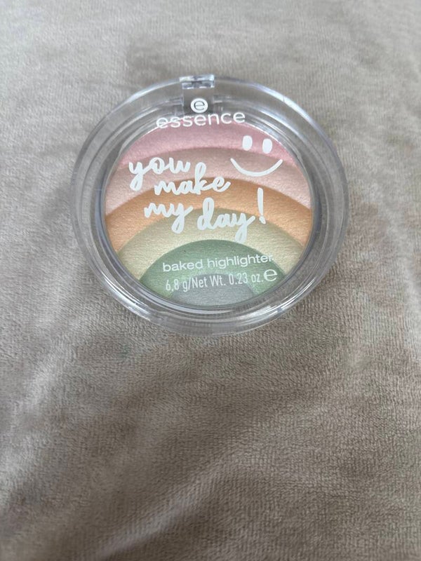 essence you make my day baked highlighter