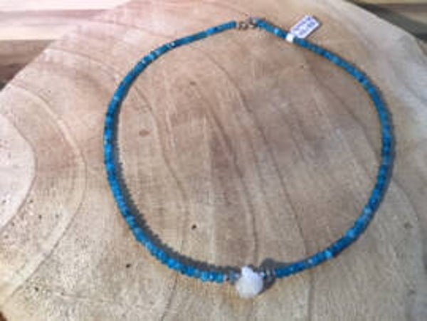 Apatiet ketting met stukje bergkristal