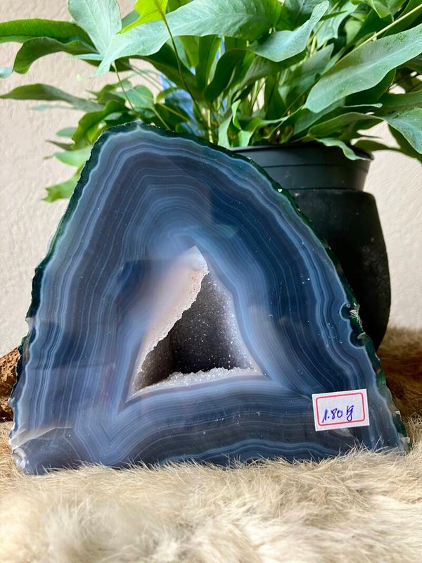 Agaat Geode van 1852 gram.
