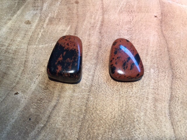 Mahonie obsidiaan hanger