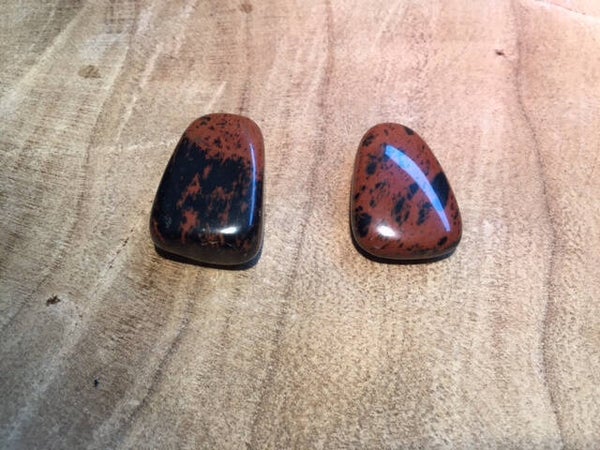 Mahonie obsidiaan hanger