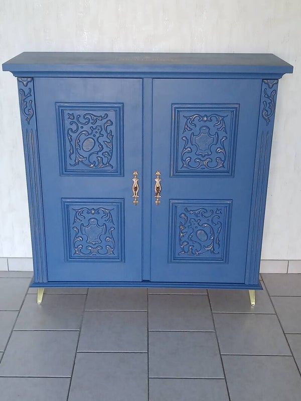 Buffet bleu