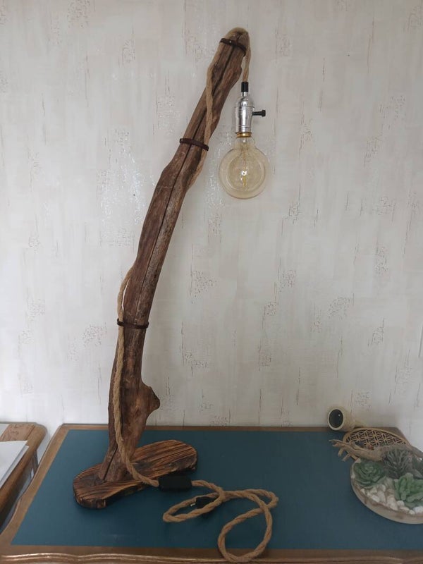 Lampe bois flotté