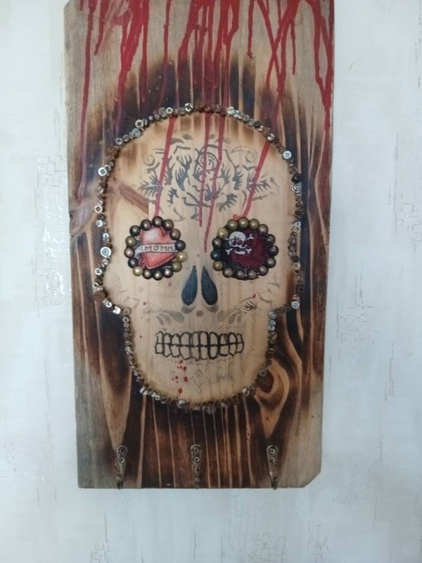 Cadre skull