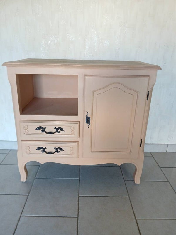 Petit meuble couleur pêche