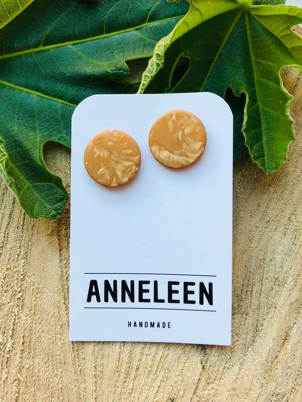 Oorstekers oranje bruin