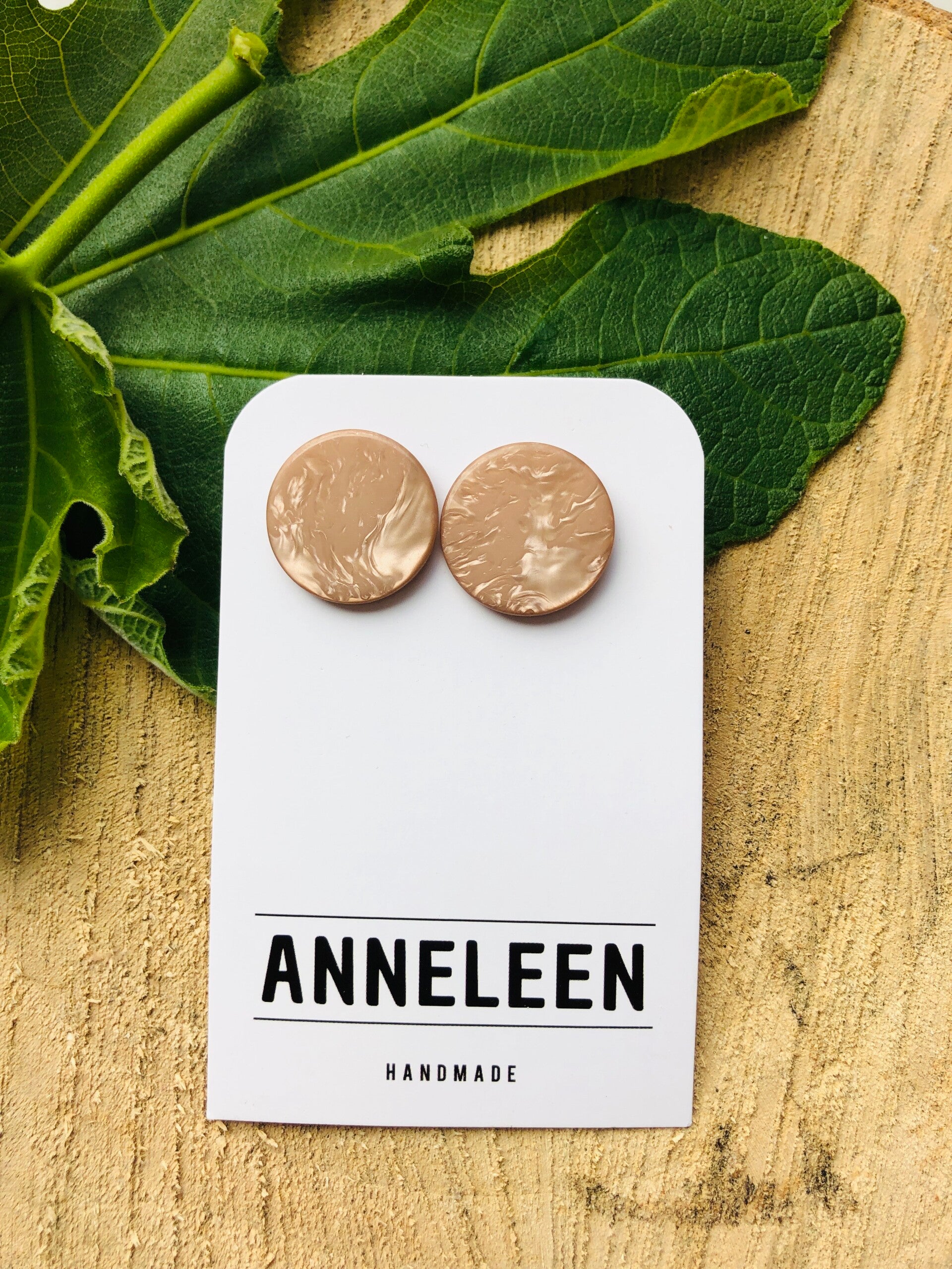 Oorstekers roze bruin