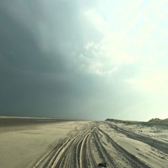 #terschelling #zand #zon #zee #duin #drenkelingenhuisje #amelandergat #ameland #vuurtoren #brandaris #4x4 #drijfzand #strandrijden #barnsteen #vogelskijken #eb #vloed #sterrenkijken #melkweg #zonsopgang #zonsondergang #foto’s #noorderlicht #aurora #vliela