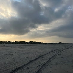 #terschelling #zand #zon #zee #duin #drenkelingenhuisje #amelandergat #ameland #vuurtoren #brandaris #4x4 #drijfzand #strandrijden #barnsteen #vogelskijken #eb #vloed #sterrenkijken #melkweg #zonsopgang #zonsondergang #foto’s #noorderlicht #aurora #vliela
