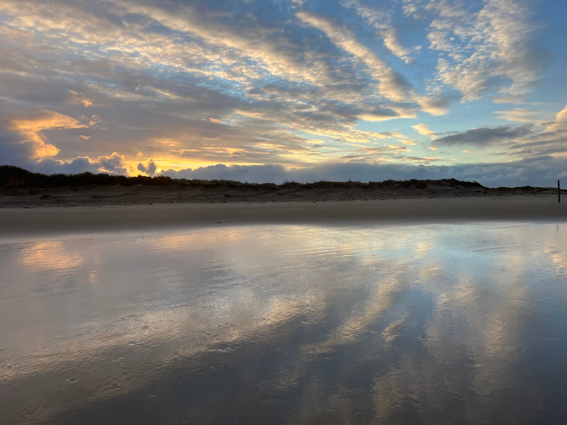 #terschelling #zand #zon #zee #duin #drenkelingenhuisje #amelandergat #ameland #vuurtoren #brandaris #4x4 #drijfzand #strandrijden #barnsteen #vogelskijken #eb #vloed #sterrenkijken #melkweg #zonsopgang #zonsondergang #foto’s #noorderlicht #aurora #vliela