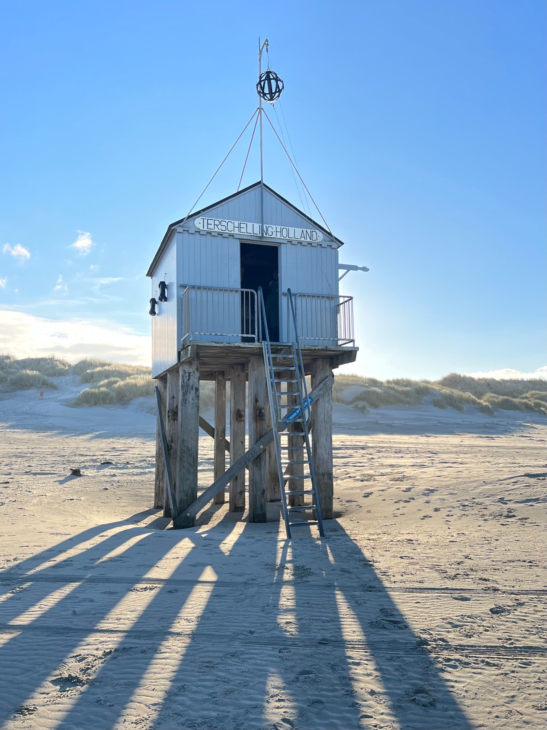 #terschelling #zand #zon #zee #duin #drenkelingenhuisje #amelandergat #ameland #vuurtoren #brandaris #4x4 #drijfzand #strandrijden #barnsteen #vogelskijken #eb #vloed #sterrenkijken #melkweg #zonsopgang #zonsondergang #foto’s #noorderlicht #aurora #vliela