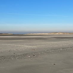 #terschelling #zand #zon #zee #duin #drenkelingenhuisje #amelandergat #ameland #vuurtoren #brandaris #4x4 #drijfzand #strandrijden #barnsteen #vogelskijken #eb #vloed #sterrenkijken #melkweg #zonsopgang #zonsondergang #foto’s #noorderlicht #aurora #vliela