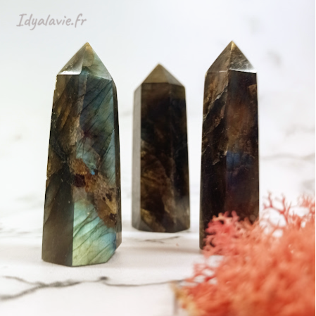 Labradorite pointe polie