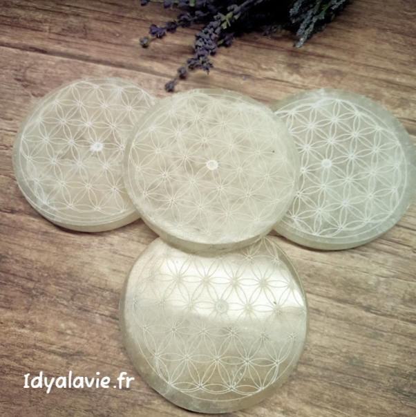 Porte-encens en sélénite gravé fleur de vie ***remisé***