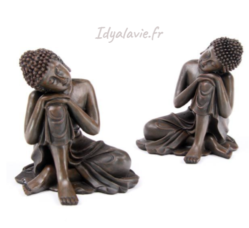 Bouddha Thai tête posée sur le genoux