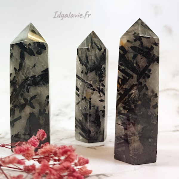 Quartz Tourmaline clair pointe polie
