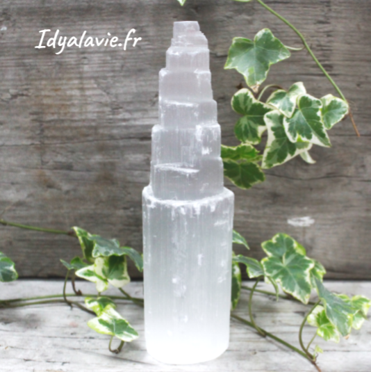 Sélénite tour naturelle monolithe 20 cm