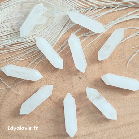 Cristal de roche laiteux  bi terminé 30mm