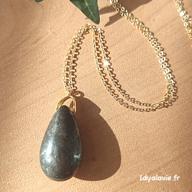 Sautoir goutte en Pyrite