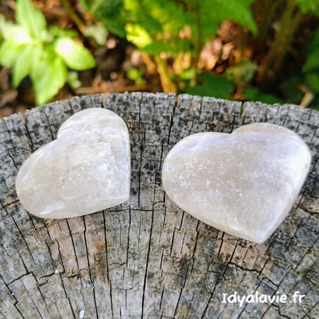 Pierre de lune beige cœur 50-55 mm