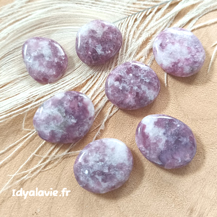 Lépidolite roulée plate