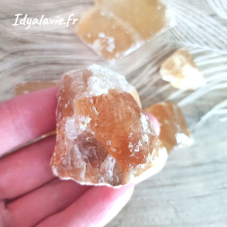 Calcite miel brute