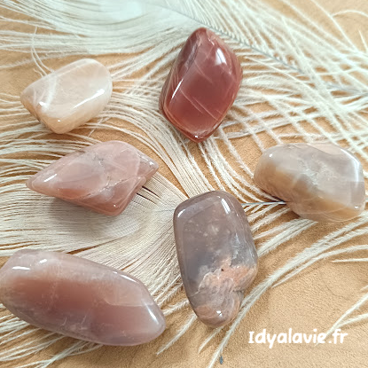 Pierre de lune orange roulée