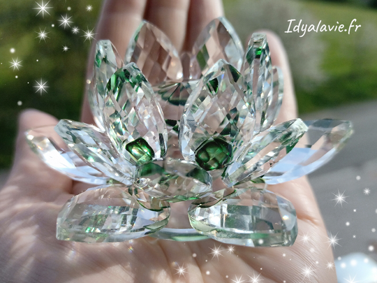 Fleur de lotus cristal à poser verte
