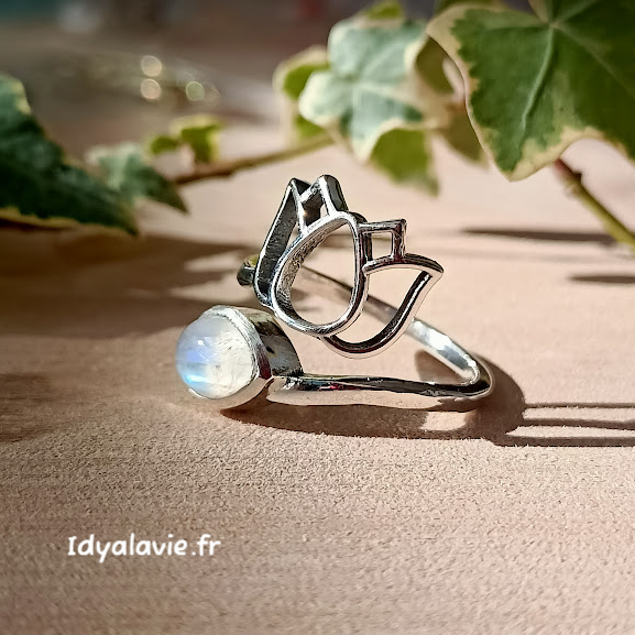 Bague lotus argent Pierre de Lune
