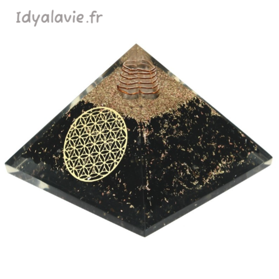 Orgonite pyramide Tourmaline noire 7,5cm