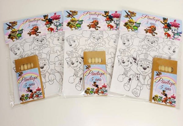 Mini coloriage avec pochette plastique et crayons
