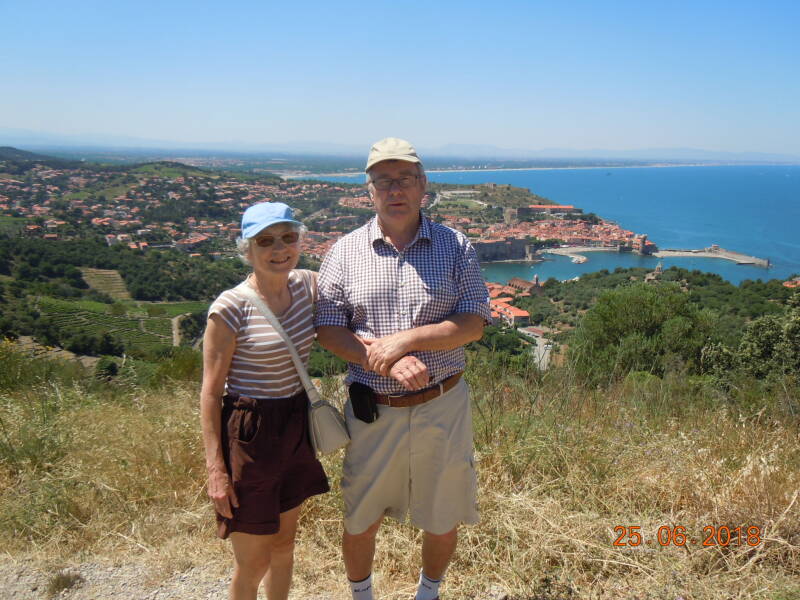 On se fait prendre en photo devant Collioure 