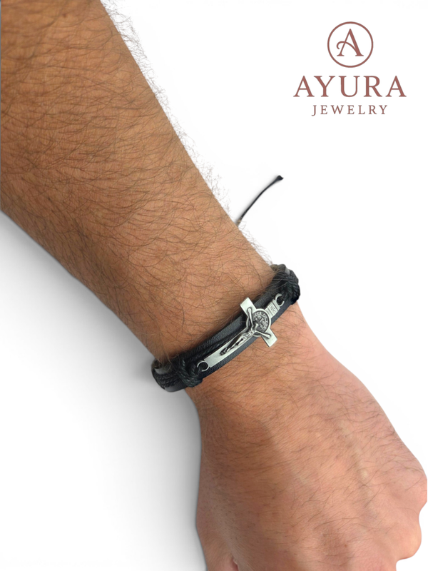 Heren armband 'INRI' – zwart leren armband met vintage zilverkleurig kruis en Jezusbeeld