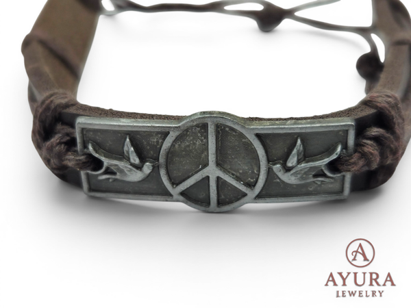 Heren armband 'Peace' – bruin leren armband met vintage zilverkleurig vredessymbool en duiven