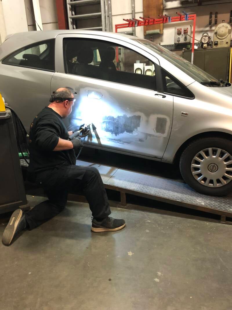 Informatie John's Auto & Body Works