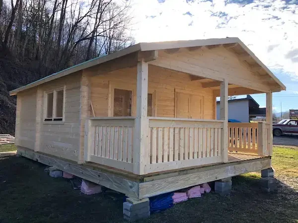 LOUISVILLE 40  437 sq ft Classic Model