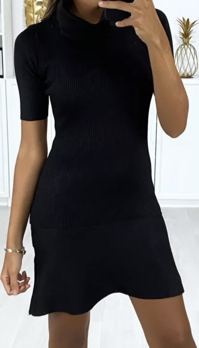 Zwart geribbeld jurkje met col