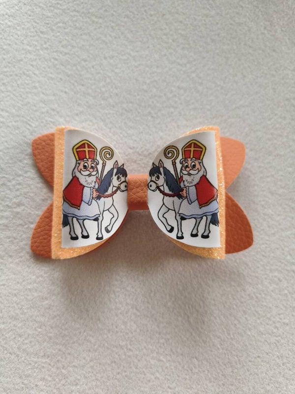 Sint op een paard