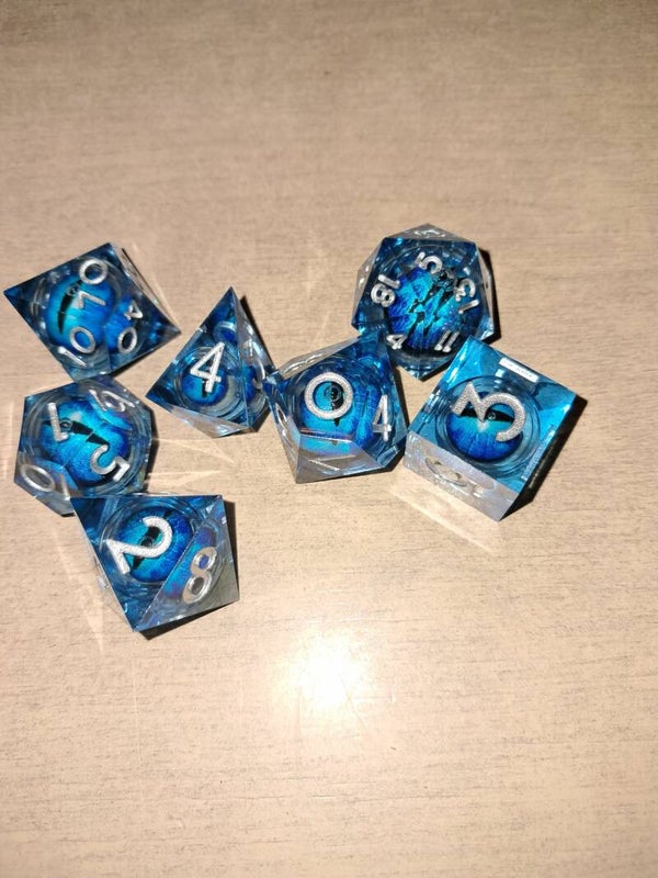Blue moving dragon eye d&d dice set