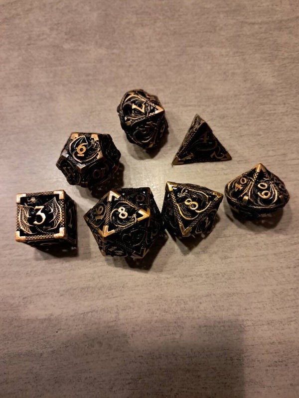 Metal Dragon d&d dice (bronze)