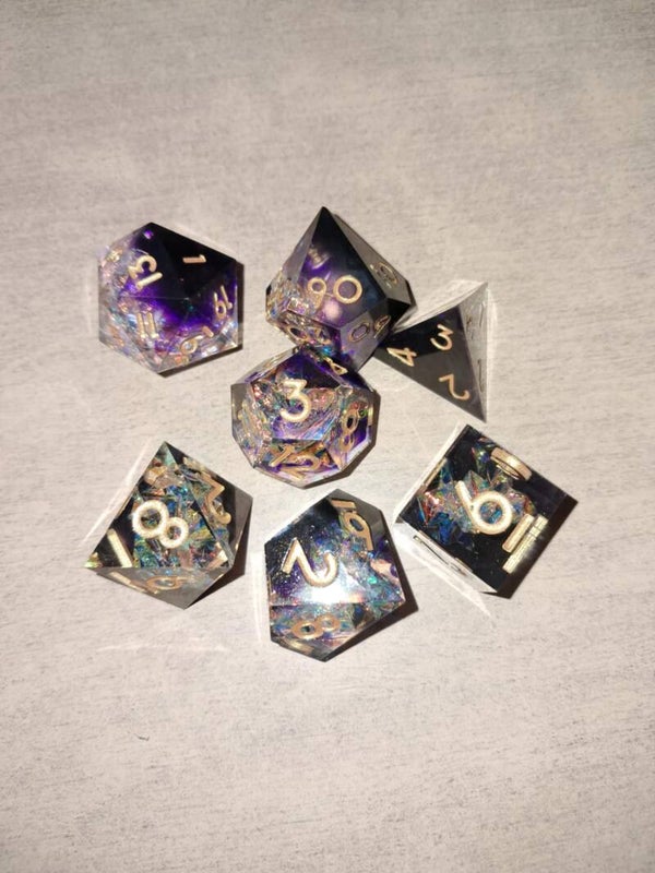 Diamond core Purple gold d&d dice