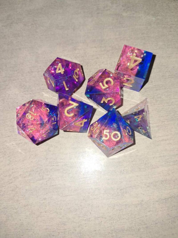 Diamond core Pink purple d&d dice