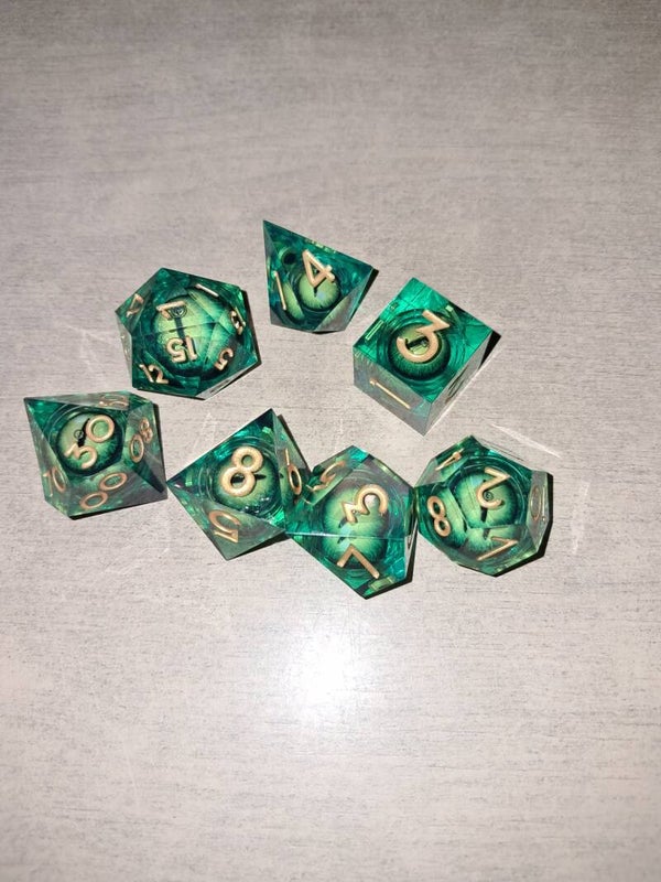 Green Moving dragon eye d&d dice