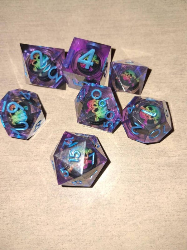 Moving Jolly roger d&d dice